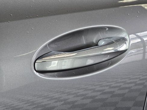 Used 2023 Mercedes-Benz GLB 250 4MATIC image 13