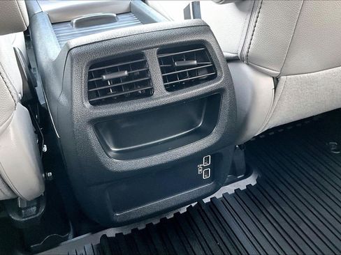 Used 2023 Honda Passport EX-L image 32