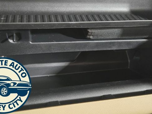 Used 2019 Ford F150 XLT w/ Equipment Group 302A Luxury image 23