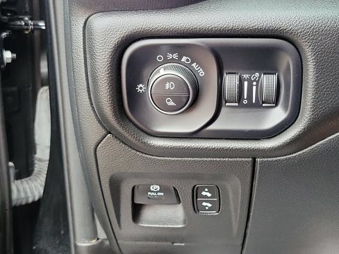 Certified 2025 RAM 1500 Laramie AWD/4WD image 6