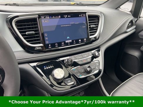 Certified 2025 Chrysler Pacifica Limited image 67