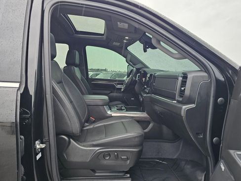 Used 2024 Chevrolet Silverado 2500 LTZ w/ LTZ Convenience Package image 12