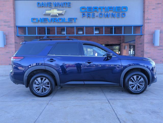 Used 2024 Nissan Pathfinder SV AWD/4WD image 8