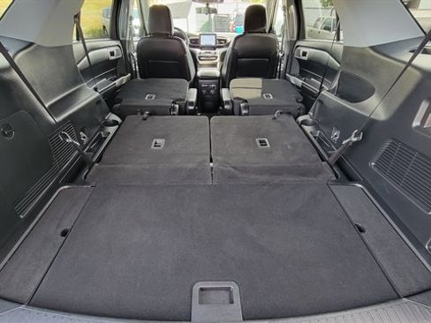 Used 2022 Ford Explorer XLT w/ Equipment Group 202A image 48