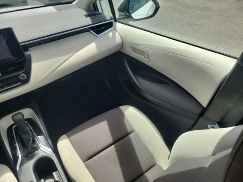 Used 2023 Toyota Corolla LE w/ LE Convenience Package image 12