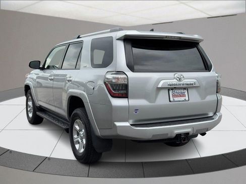 Used 2024 Toyota 4Runner SR5 AWD/4WD image 6