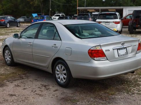 Used 2005 Toyota Camry SE image 5