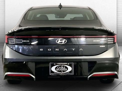 Used 2025 Hyundai Sonata SEL FWD image 3