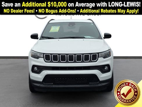 Used 2024 Jeep Compass Latitude image 11