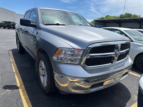 Used 2023 RAM 1500 Classic SLT AWD/4WD image 2