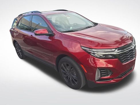 Used 2023 Chevrolet Equinox RS w/ RS Leather Package image 2