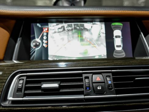 Used 2014 BMW 750i RWD image 25