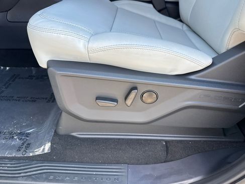 New 2026 Ford Expedition Max Platinum w/ Driver's Package image 11