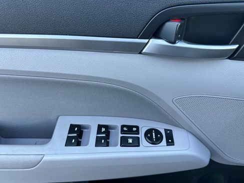 Used 2020 Hyundai Elantra Value Edition FWD image 12