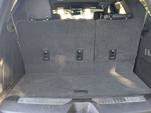 Used 2025 GMC Yukon Denali image 7