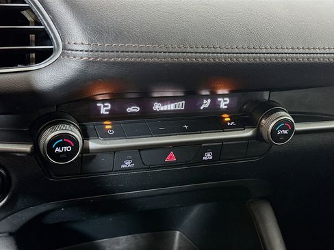 Used 2023 MAZDA MAZDA3 s FWD image 15