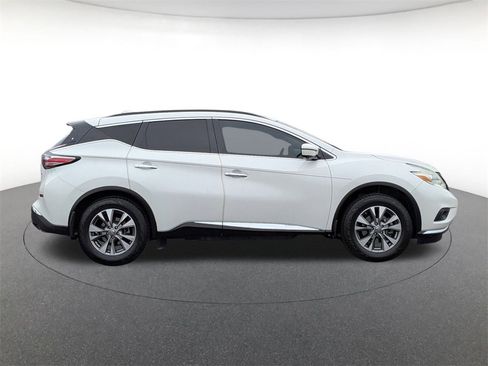 Used 2017 Nissan Murano SV w/ Premium Plus Package image 4