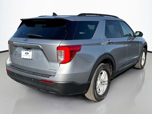 Used 2022 Ford Explorer XLT image 9