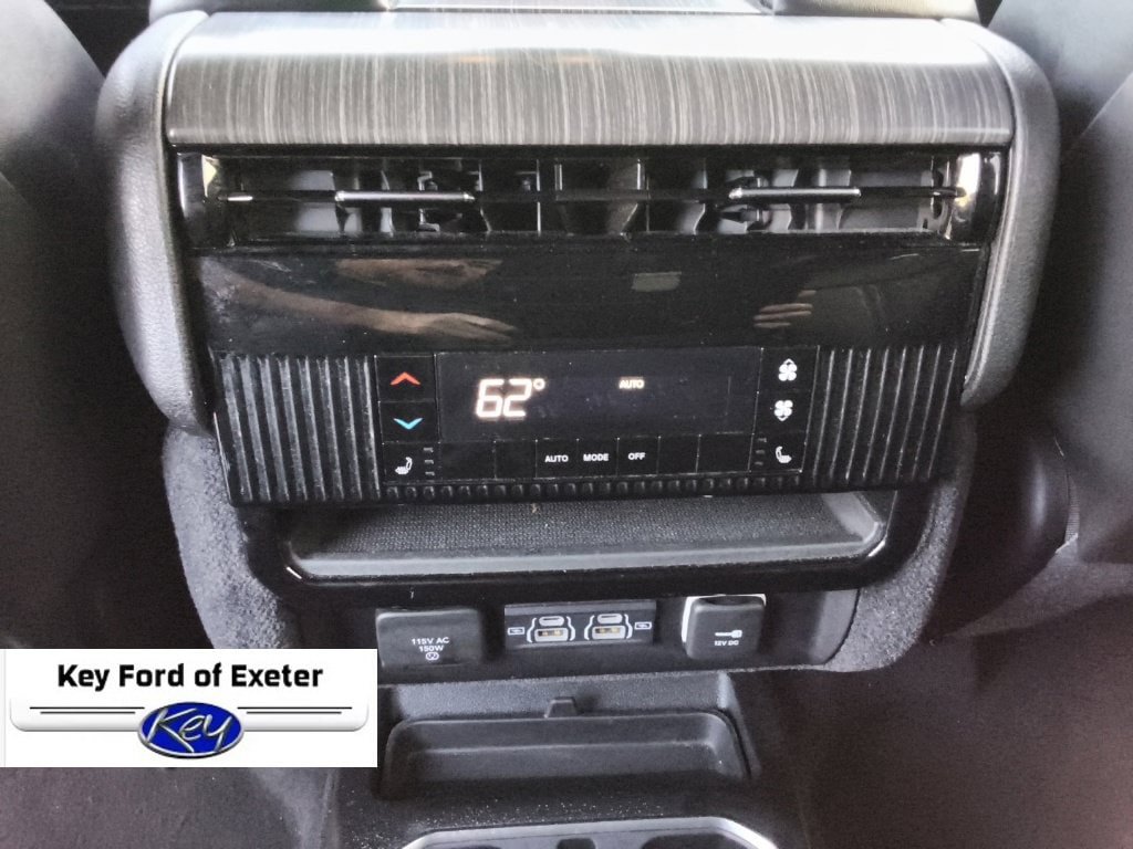 Used 2024 Jeep Wagoneer Series II AWD/4WD image 25