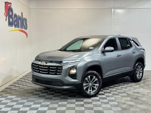 New 2026 Chevrolet Equinox LT w/ Convenience Package II AWD/4WD image 2