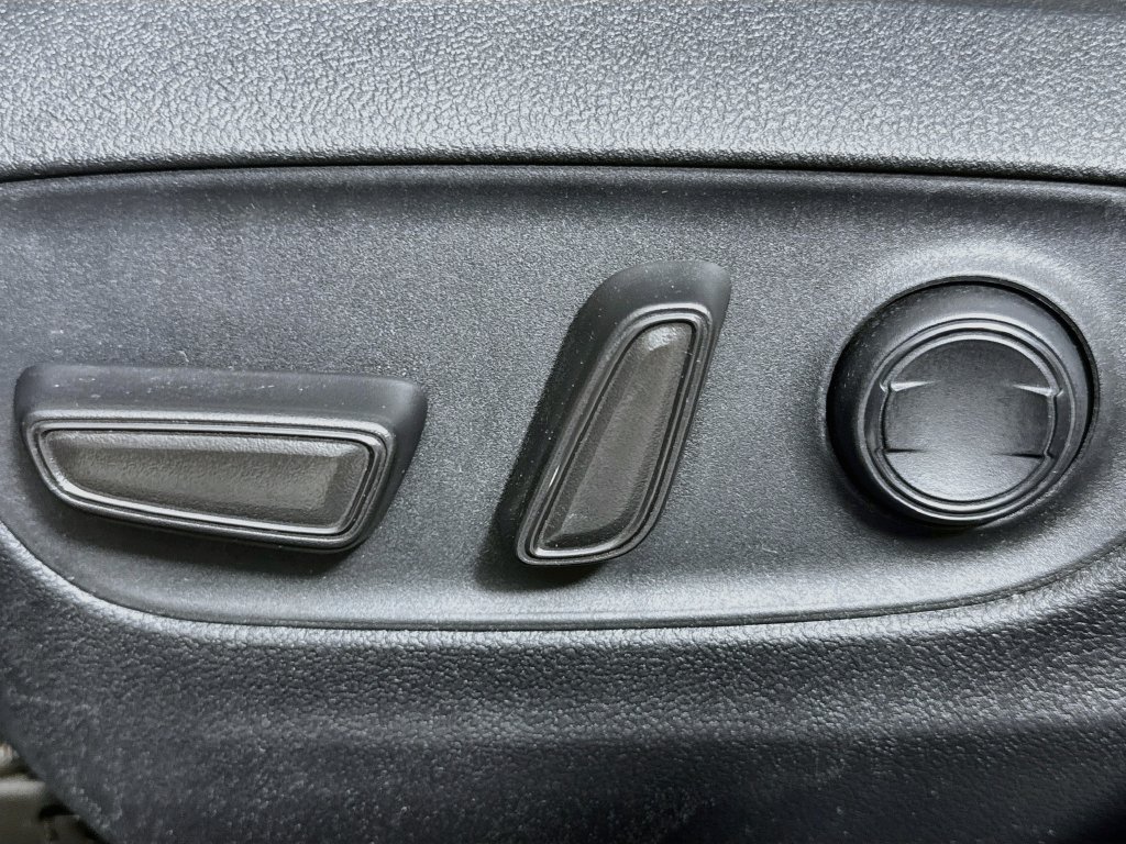 Used 2023 Toyota RAV4 XLE AWD/4WD image 16