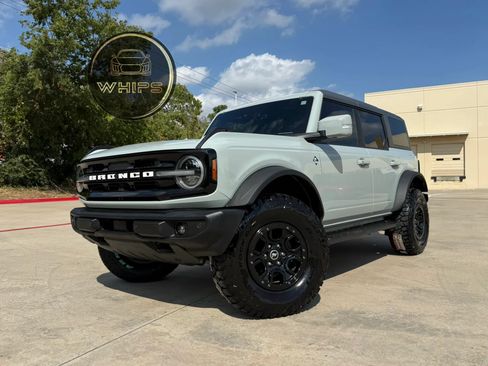 Used 2023 Ford Bronco Outer Banks w/ Sasquatch Package AWD/4WD image 1