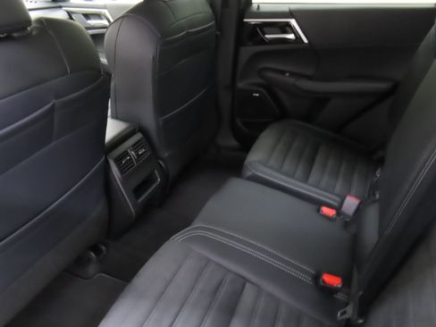 New 2025 Mitsubishi Outlander SE image 21