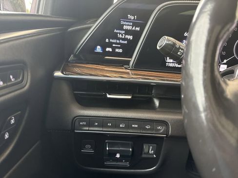 Used 2021 Cadillac Escalade Premium Luxury w/ Driver Assist Tech Package AWD/4WD image 18