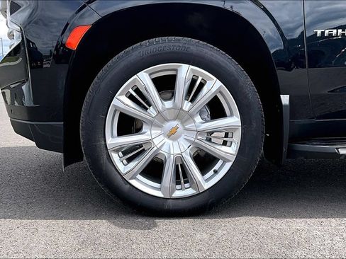 Used 2024 Chevrolet Tahoe High Country AWD/4WD image 9