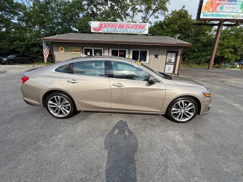 Used 2022 Chevrolet Malibu LT image 4