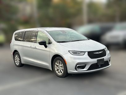 Certified 2024 Chrysler Pacifica Touring-L