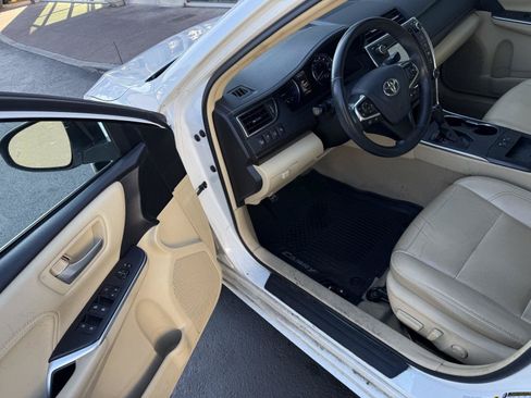 Used 2017 Toyota Camry XLE FWD image 10