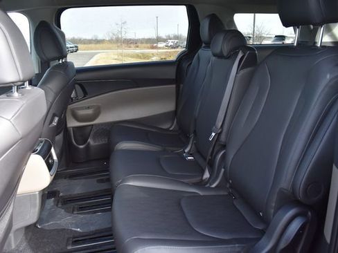 New 2026 Kia Carnival LXS image 17