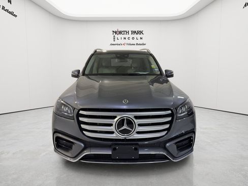 Used 2025 Mercedes-Benz GLS 450 4MATIC image 8