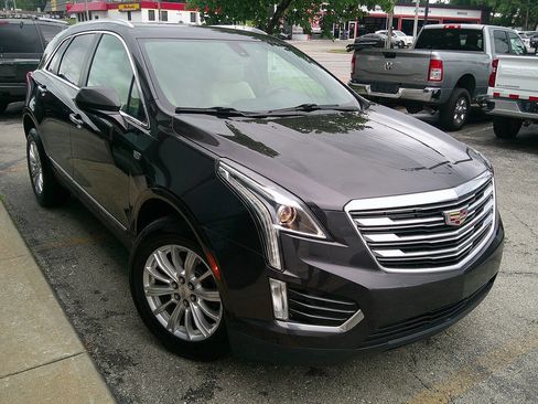 Used 2017 Cadillac XT5 FWD image 4