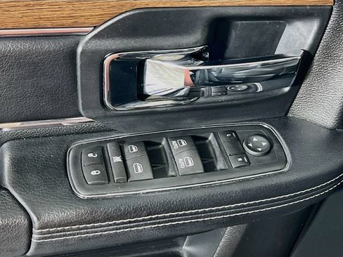 Used 2016 RAM 1500 Laramie w/ Convenience Group AWD/4WD image 16