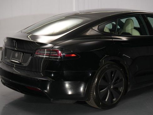 Used 2022 Tesla Model S image 11