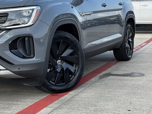Used 2024 Volkswagen Atlas Cross Sport SE w/ Black Wheel Package FWD image 12