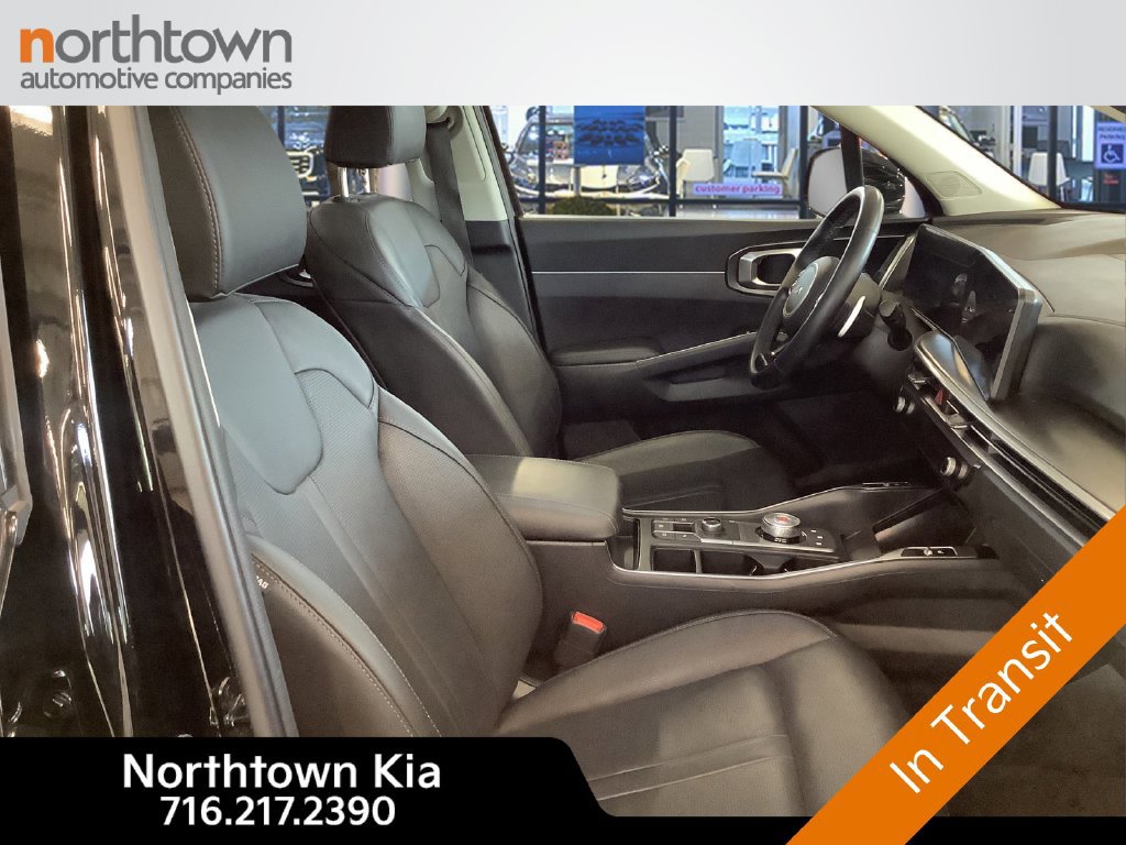 Certified 2025 Kia Sorento EX w/ EX Panoramic Sunroof Package AWD/4WD image 13