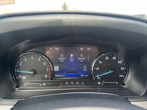 Used 2022 Ford Explorer XLT w/ Equipment Group 202A AWD/4WD image 12