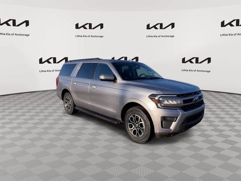 Used 2024 Ford Expedition Max XLT image 2