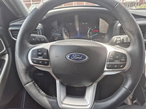 Used 2023 Ford Explorer XLT w/ Equipment Group 202A image 19
