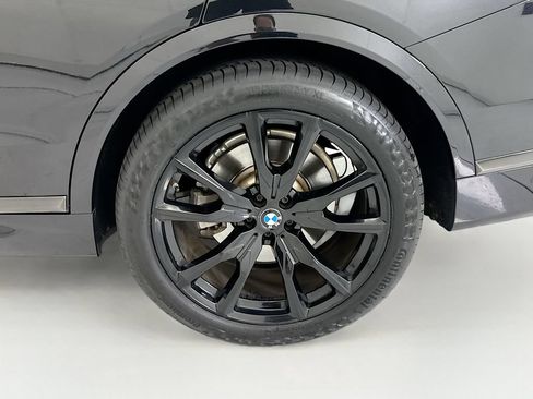 Used 2021 BMW X7 xDrive40i w/ M Sport Package AWD/4WD image 30