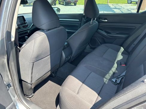 Used 2022 Nissan Altima 2.5 SV w/ SV Premium Package AWD/4WD image 13