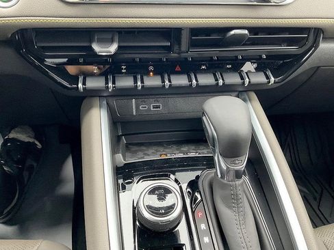 New 2026 Chevrolet Colorado ZR2 w/ Technology Package image 17