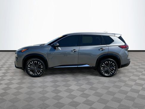 Used 2025 Nissan Rogue Platinum FWD image 4
