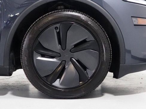 Used 2026 Tesla Model Y Long Range RWD image 52