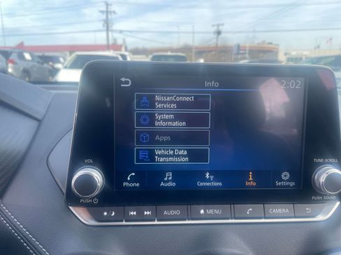 Used 2025 Nissan Sentra SV image 21