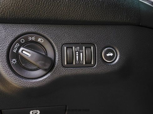 Used 2016 Dodge Challenger SRT Hellcat image 39