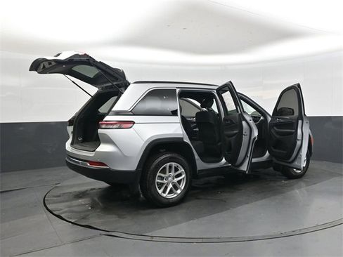 New 2025 Jeep Grand Cherokee Laredo image 45